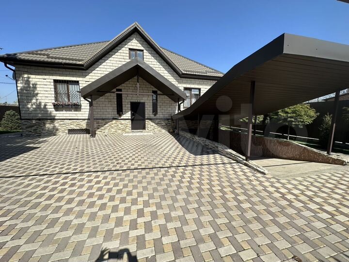 Дом 330 м² на участке 7 сот.