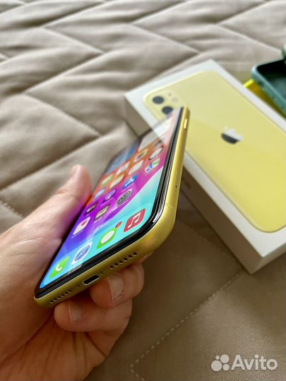 iPhone 11, 64 ГБ