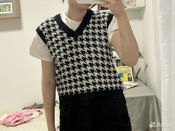 Жилетка вязаная