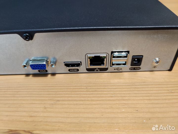 Видеорегистратор tantos TSr-NV04154+PoE 4p-Switch