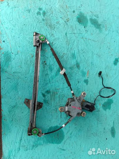 Стеклоподъёмник передний правый Audi 100 C4 45