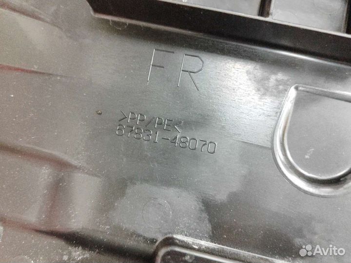 Накладка стеклоподъемника для Lexus RX 2016