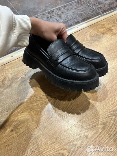 Лоферы женские