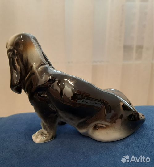 Статуэтка собаки из керамики