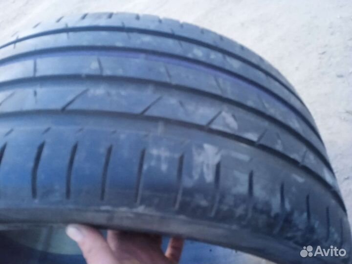 Nokian Tyres Hakka Black 2 275/35 R20 102Y