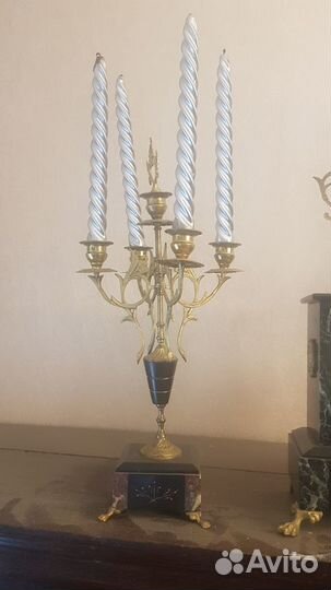 Антиквариат. Часы (механические) с подсвечниками