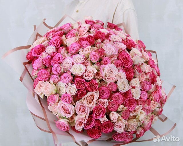Букет из 101 кустовой розы нежный микс 40 см