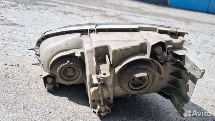 Фара на делику