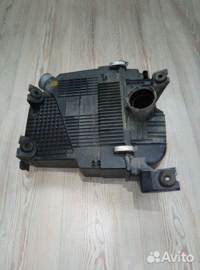 Корпус воздушного фильтра Renault logan 2