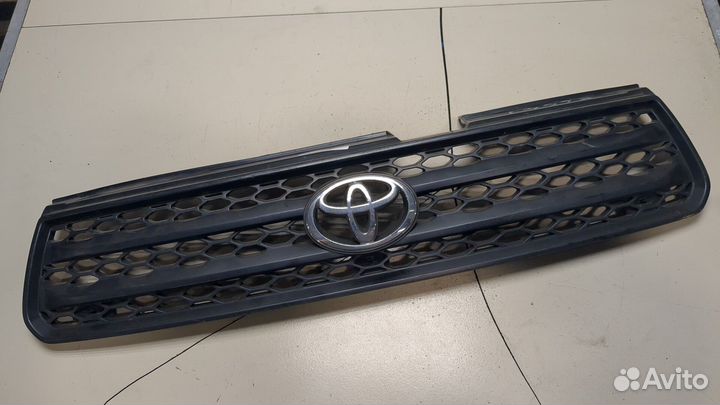 Решетка радиатора Toyota RAV 4, 2002
