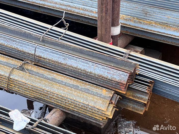 Металлический уголок