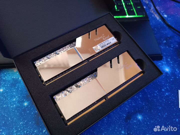 32Gb (2x16) 3600 MHz DDR4 G.Skill Trident Z Royal