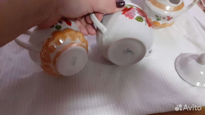 Молочники и сахарница