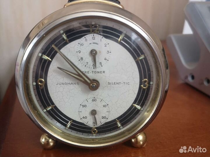 Junghans будильник