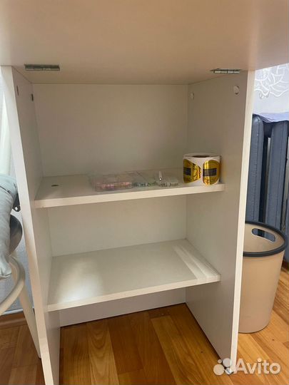 Маникюрный стол складной