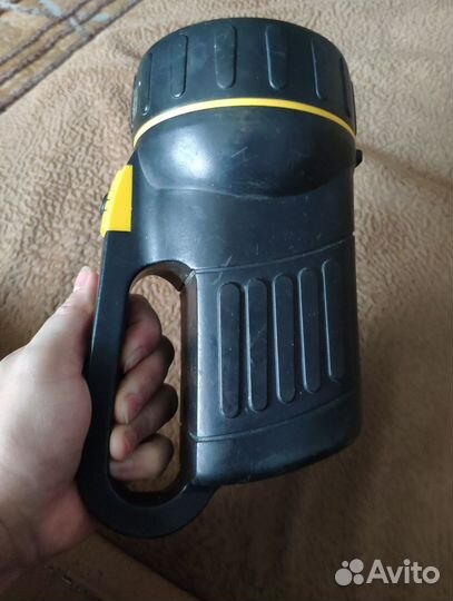 Фонарик на батарейках