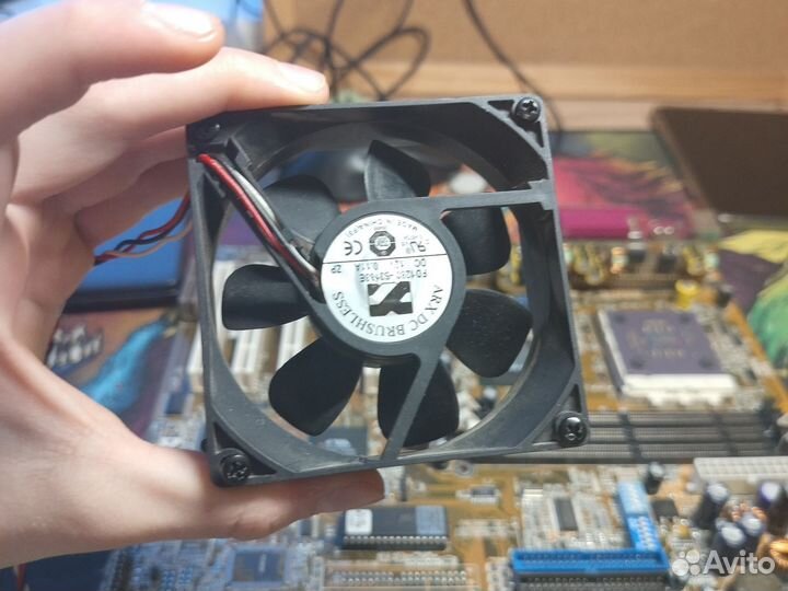 Материнская плата с процессором и кулером