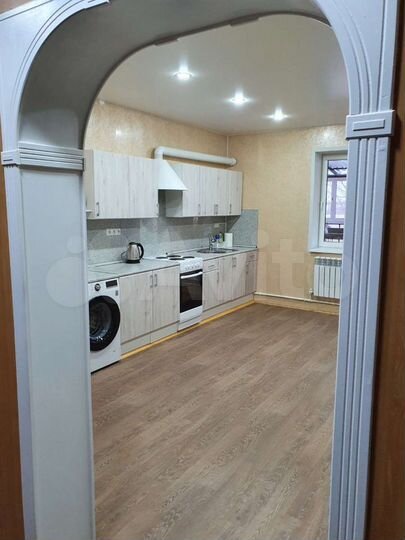 Коттедж 200 м² на участке 10 сот.