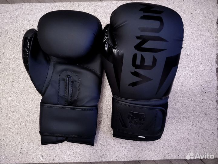 Боксерские перчатки Venum 12 oz 14 oz