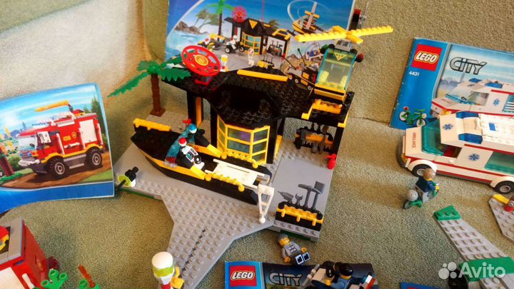 Lego в коробке