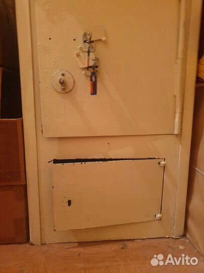 Сейф металлический