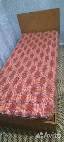Кровать односпальная с матрасом бу