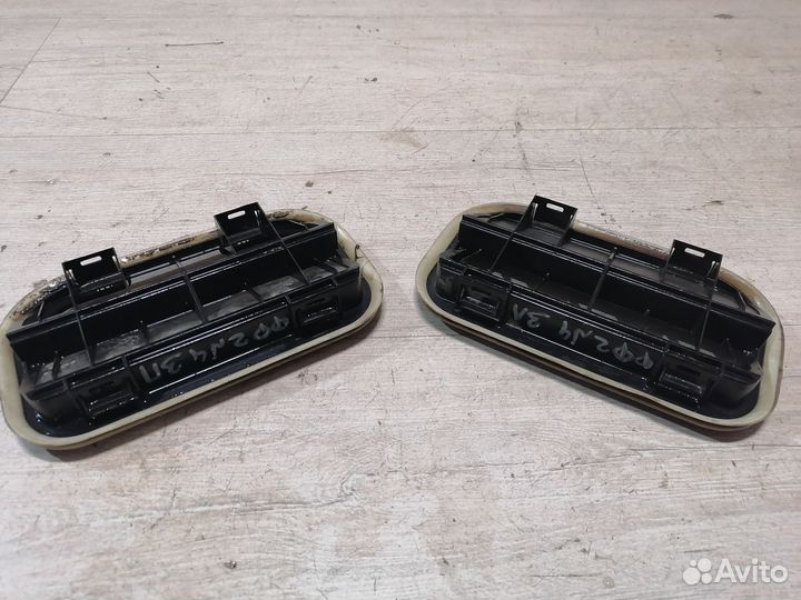 Решетка вентиляции багажника Ford Focus 2 пыльник