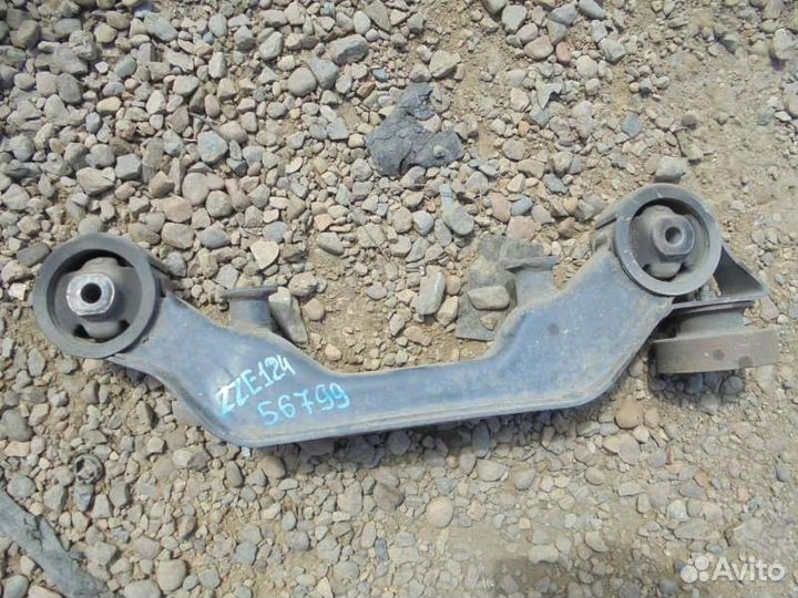 Крепление редуктора Toyota Corolla Runx ZZE124