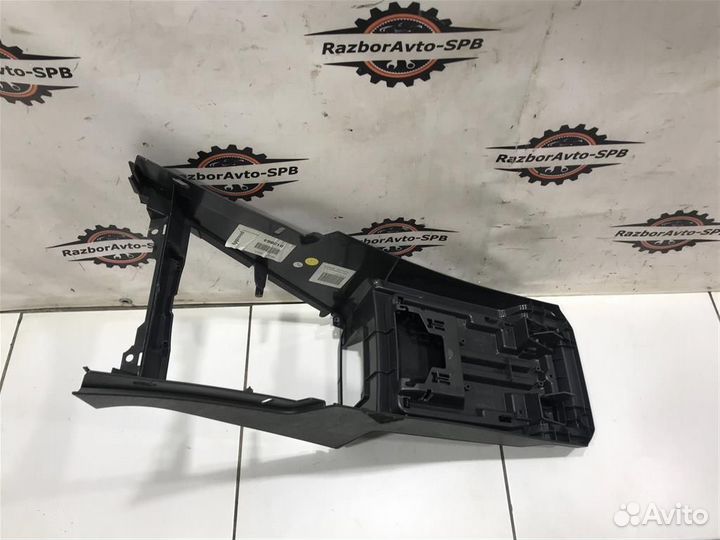 Консоль Volvo XC90 1