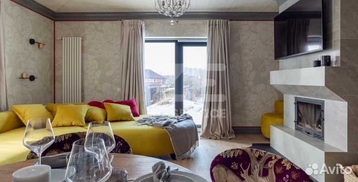 Дверь пластиковая / широкоформатная