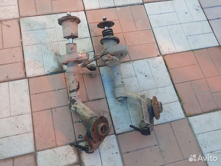 Daewoo Nexia поворотный кулак левый правый 8-16кл