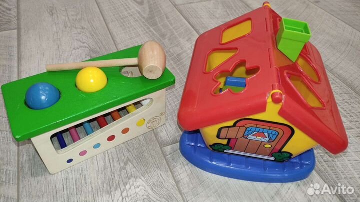 Развивающие игрушки, сортеры и стучалка