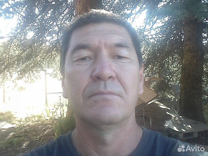 Помощник по хозяйству, сторож, садовник