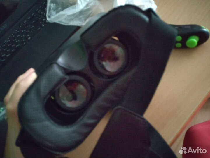 Очки виртуальной реальности с пультом