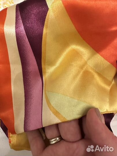 Вещи на перепродажу (шарфы и палантины)