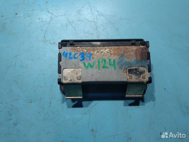 Пепельница для Mercedes-Benz W124