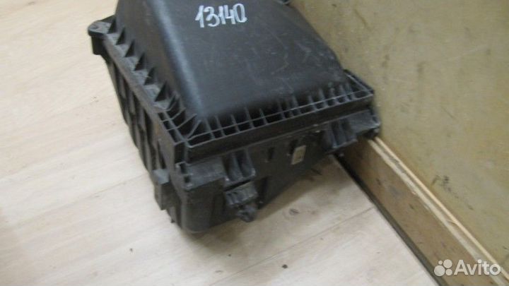 Корпус воздушного фильтра Audi A4 B6 2000-2004