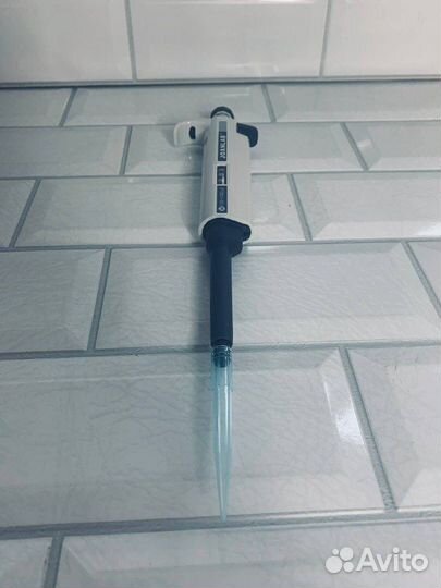 Автоматическая пипетка 100-1000 мкл