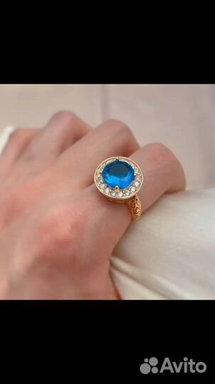 Кольцо с голубым камнем