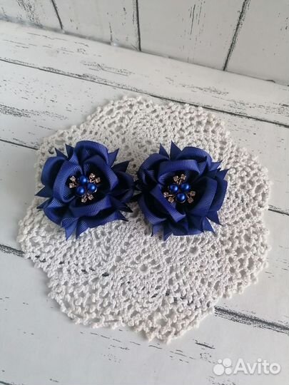 Белые бантики