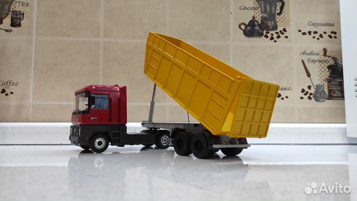 Полуприцеп маз 9506-30 на радиоуправлении 1/43