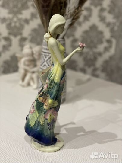 Статуэтка фарфор Италия