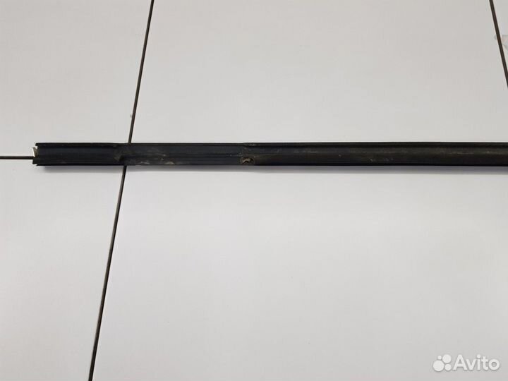 Молдинг двери передний левый (Opel Astra)