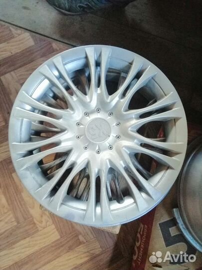 Колпаки r15 на рено и на ниву