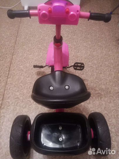 Трехколесный велосипед музыкальный