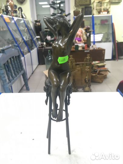 Статуэтка бронза Европа Девушка на стуле ню