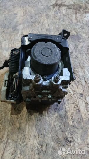 Блок abs Toyota Camry ACV30 2.4 2azfe 2004