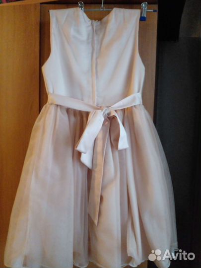 Платье праздничное
