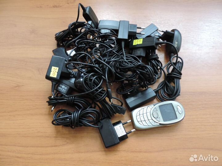 Зарядое устройство для телефона