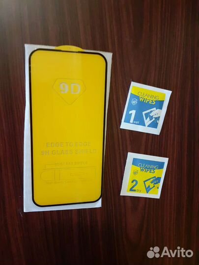 Защитное стекло на iPhone